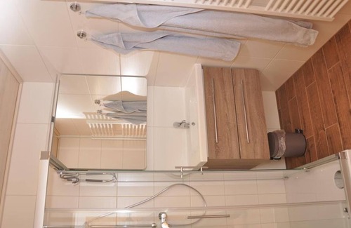 Rossleithen Apartment | Fewo Bosruck, Toilette und Bad/dusche Getrennt - Ferienhof Berger