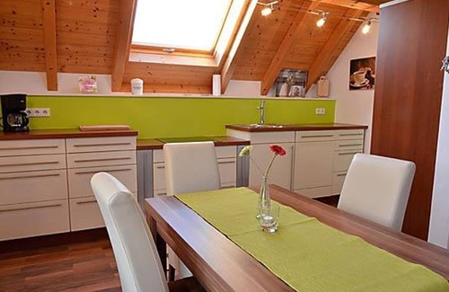 Neustadt-Hambach Apartment | Fewo Vino - House sting