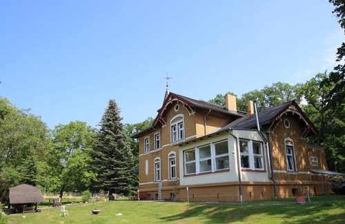 Neupetershain Nord Apartment | Fewo Gartenglück - Familyandbike