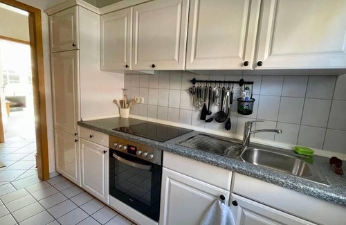 Wulfen Apartment | FeWo mit Terasse u. Garten am Golfplatz