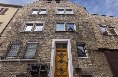 Ochsenfurt Apartment | Fewos am Main mit Dachterrasse & Fahrradgarage