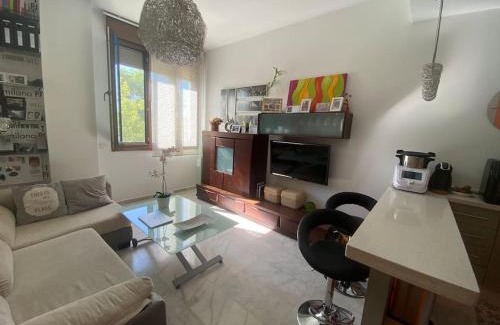 Parque Alcosa Apartment | FIBES Apartamento con piscina y parking gratis