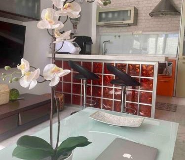 Parque Alcosa Apartment | FIBES Apartamento con piscina y parking gratis