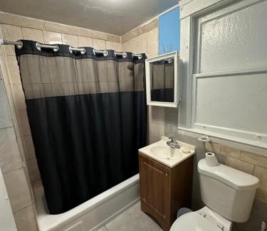 Irvington House | Fidelia Diamond Room Queen Bed Minutes from Newark Liberty International Airport and Newark Penn Station