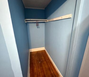 Irvington House | Fidelia Diamond Room Queen Bed Minutes from Newark Liberty International Airport and Newark Penn Station
