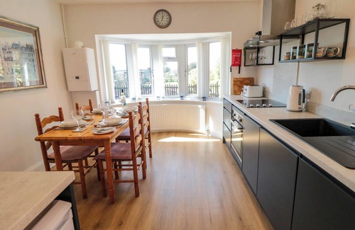 Kirkbymoorside Cottage | FIELD COTTAGE, family friendly, with a garden in Kirkbymoorside