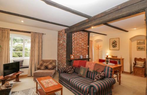 Cannards Grave House | Field Cottage