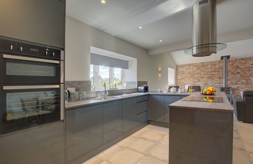 Hindolveston House | Field View - Three Bedroom House, Sleeps 6