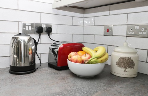 Muston Cottage | FIELDSIDE, pet friendly, with open fire in Hunmanby