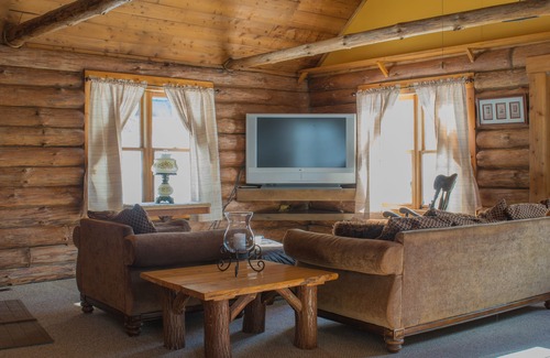 Salamanca Cabin | Fieldview - a Rustic Retreat Near Ellicottville!