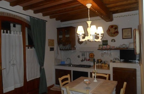 Burchio House | Fienile Santa Laura (Charming Apartment)