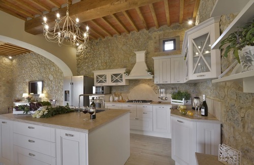 Siena Villa | Fienile: luxury countryside villa, shared pool, ideal base to discover Tuscany