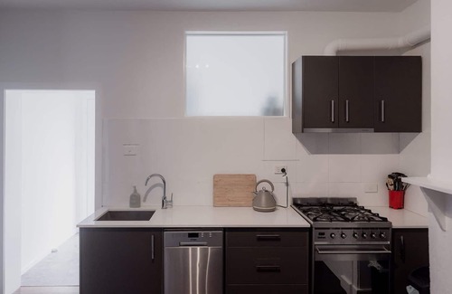 Battery Point House | 'Fifteen' - Heritage Terrace in Battery Point