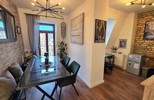 Leipziger Vorstadt Apartment | Fifty Shades of Green P18 Apartment