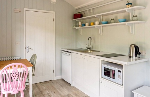 Bridport Cottage | Fig Tree Shepherds Hut