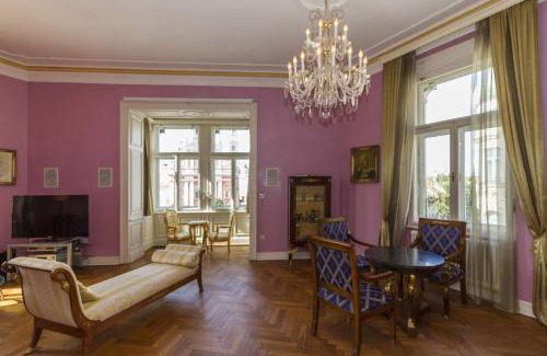 Ljubljana Old Town Apartment | Filip’s Palace Luxurious Apartment