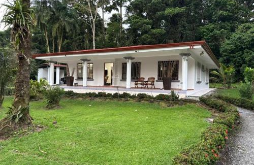 Jimenez Bed & Breakfast | Finca Celeny