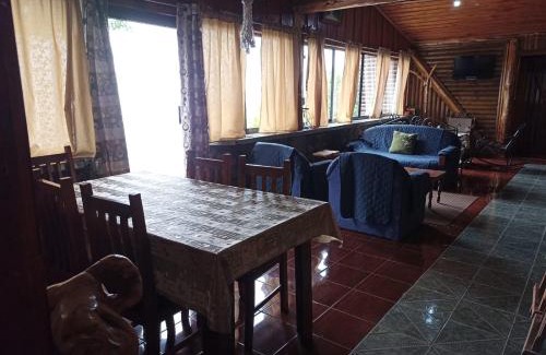 Roble Ski Chalet | Finca Colibrí Casa de campo