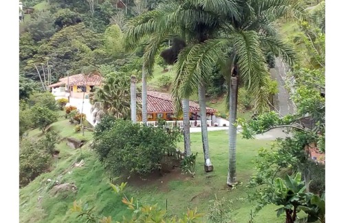 Girardota House | Finca Las Palmeras