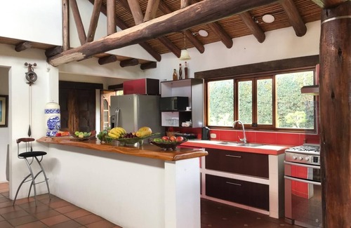 Chia House | Finca San Carlos Vive una Conexión con la Naturaleza, y Disfruta del Paisaje