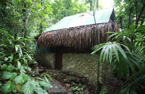 Puerto Barrios Hotel | Finca Tatin Hotel