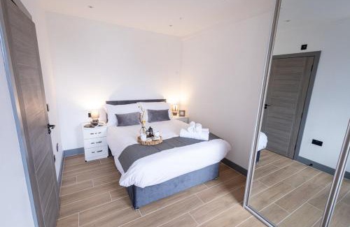 West Finchley Apartment | Finchley Finest 2Bed 2Bath Apartment Great for Groups