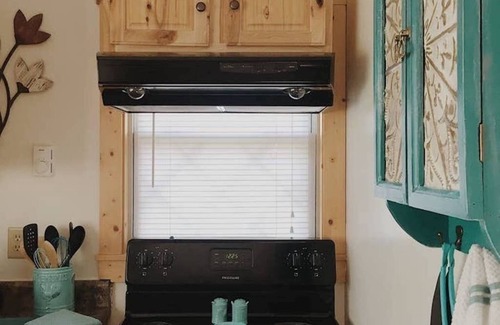 Christiansburg Cottage | Find your Happy Place at our Country Cottage!