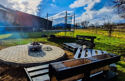 Campulung Moldovenesc Villa | Find your peace and explore nature`s beauty at The NEST(la CUIB)!