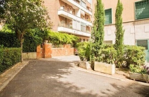Quartiere Coppede Apartment | Finely Refurbished Flat located Rome City Center (WiFi, AirCo, Parking, Sat TV)