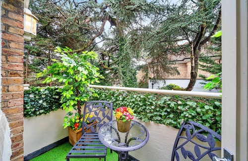 Frognal and Fitzjohns House | Finest Retreats | Hampstead Escape