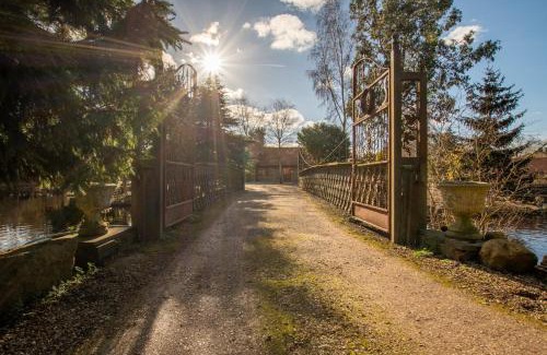 Little Stukeley House | Finest Retreats - Hazel Rose Cottage