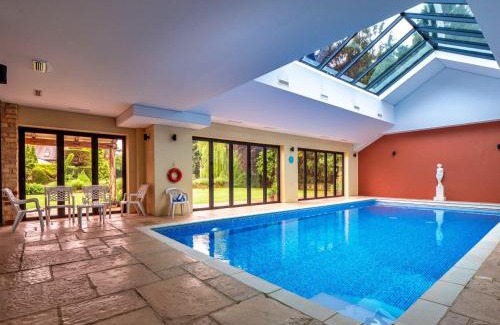 Kingham House | Finest Retreats - Kites Gate