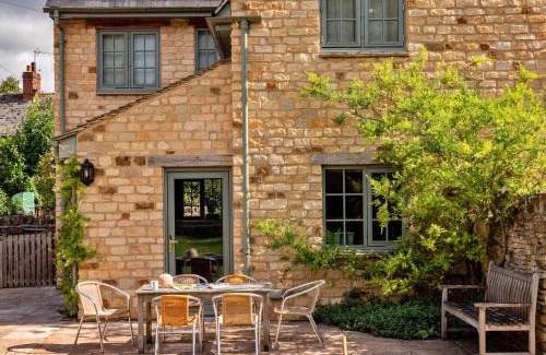 Kingham House | Finest Retreats - Kites Gate