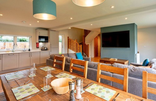 Dorsington Cottage | Finest Retreats | Oak Cottage