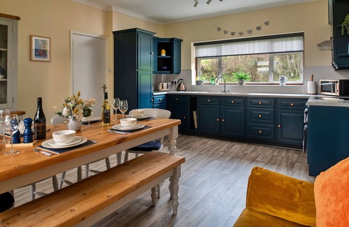 Newtown Cottage | Finest Retreats | Tan-Y-Dderwen