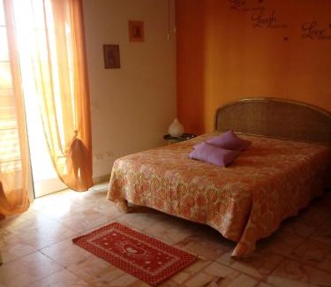 Luni Apartment | finestra tra cielo e mare