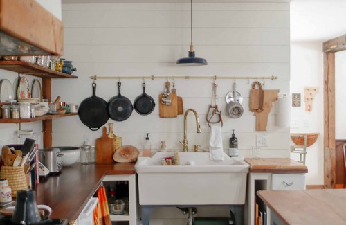 Westford House | Finnegan's Barn - Retro Rustic Mansfield/Smuggs