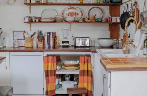 Westford House | Finnegan's Barn - Retro Rustic Mansfield/Smuggs