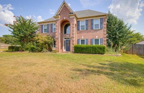 Cordova House | Fire Pit and Playset Spacious Memphis Home!