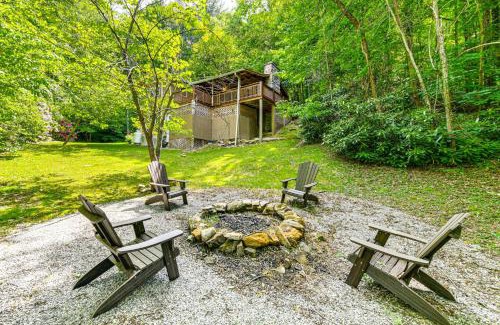 Cataloochee Ranch House | Fire Pit and Views Blue Ridge Mountain Cabin!