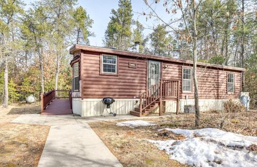 Krakow House | Fire Pit Family-Friendly Cabin in Gillett!