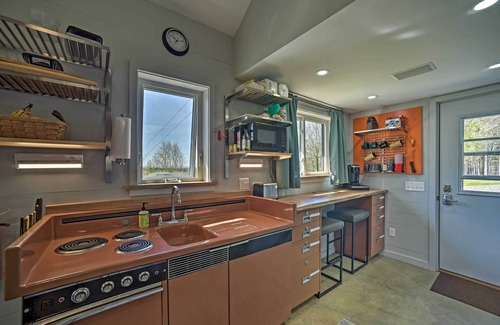 Milford Apartment | Fire Pit + Gas Grill: Secluded Studio in Milford!