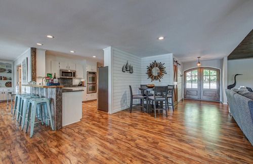 Belmont Cabin | Firefly - 2 Houses on 1 Spectacular Property