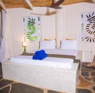 Shimoni Cabin | Firefly Eco Retreat
