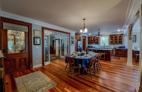 Samantha House | Firefly Lake House - Gorgeous Lake Access and Nature!