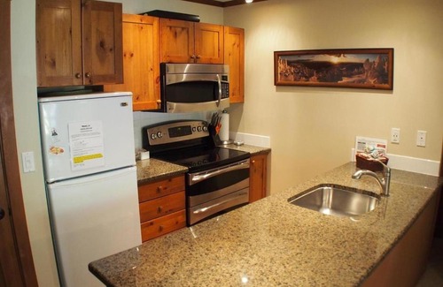 Sun Peaks Cabin | Fireside Lodge #409 By Bear Country