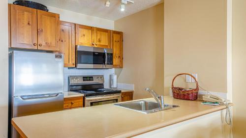 Sun Peaks Cabin | Fireside Lodge #413 By Bear Country