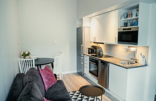 Farsta House | Fireside Lodge near Golf, Ski & Lake