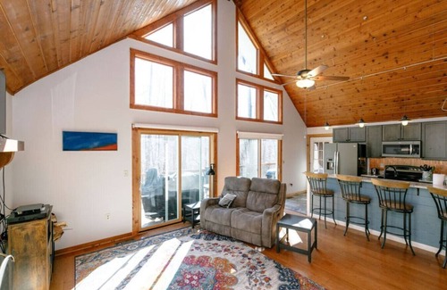 Old Fort House | Fireside Retreat - Hot Tub, WiFi