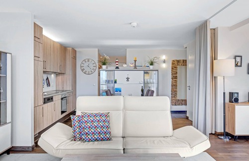 Wremen Apartment | First-class apartment with great sea views, sauna and two balconies!